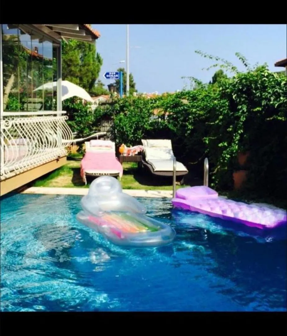 Oezel Huzurlu Villa Marmaris