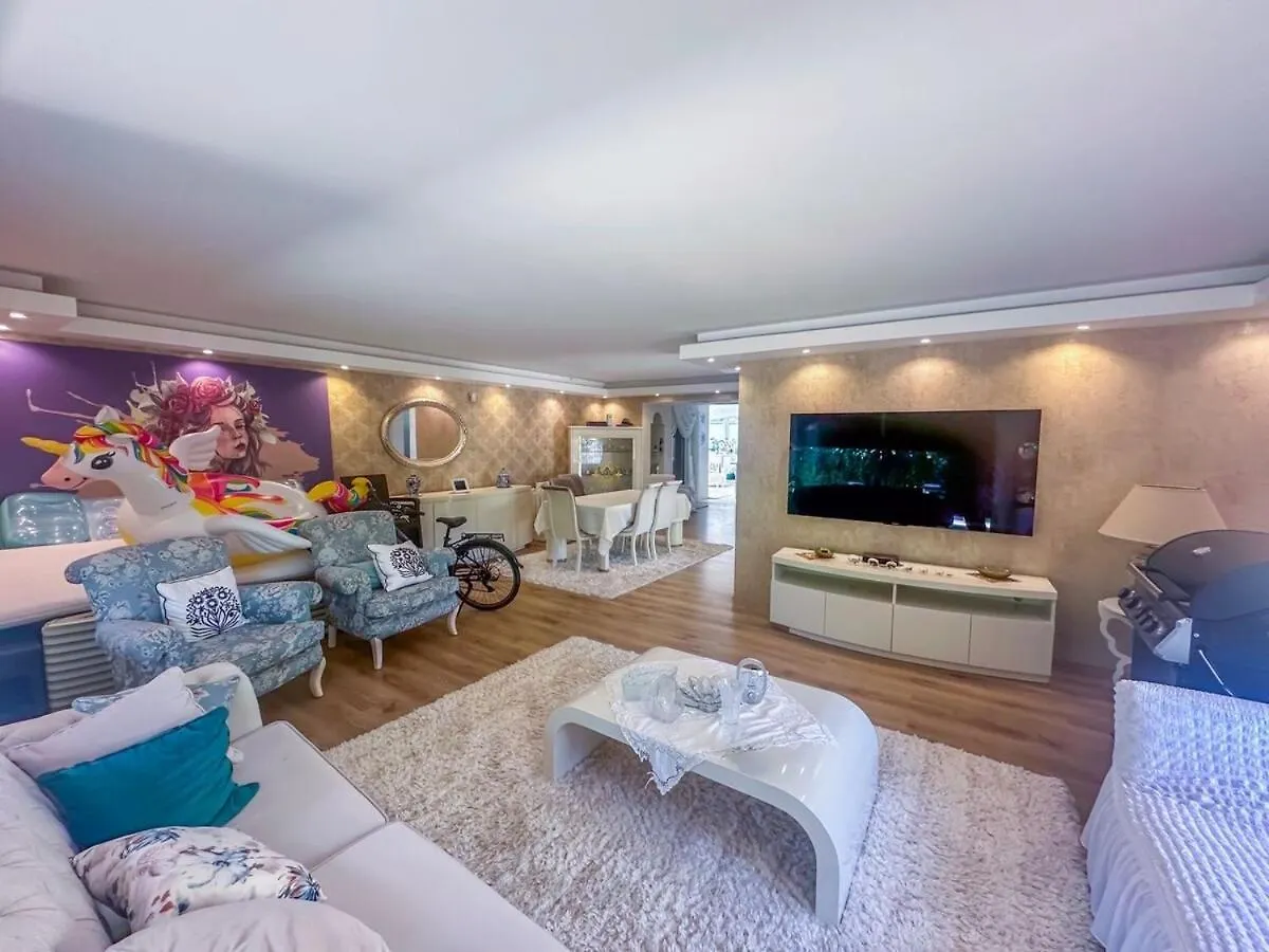 Oezel Huzurlu Villa Marmaris Turquia