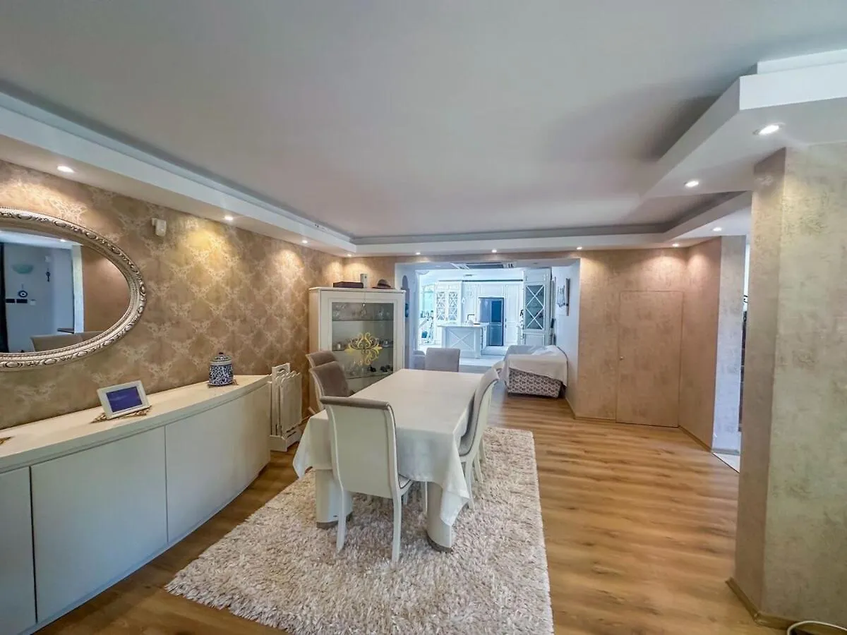 Oezel Huzurlu Villa Marmaris